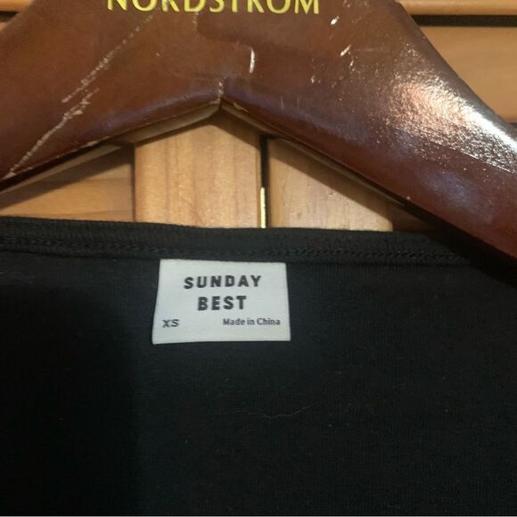 Aritzia Sunday Best V neck Cropped Long sleeve Black size XS - Picture 2 of 5